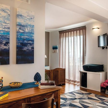 Torrevarata - Guest Rooms Santa Teresa Di Riva Eksteriør bilde