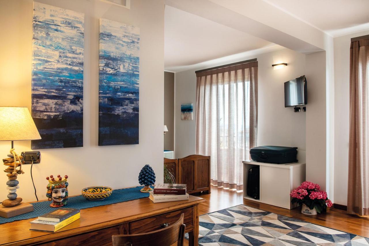 Torrevarata - Guest Rooms Santa Teresa Di Riva Eksteriør bilde