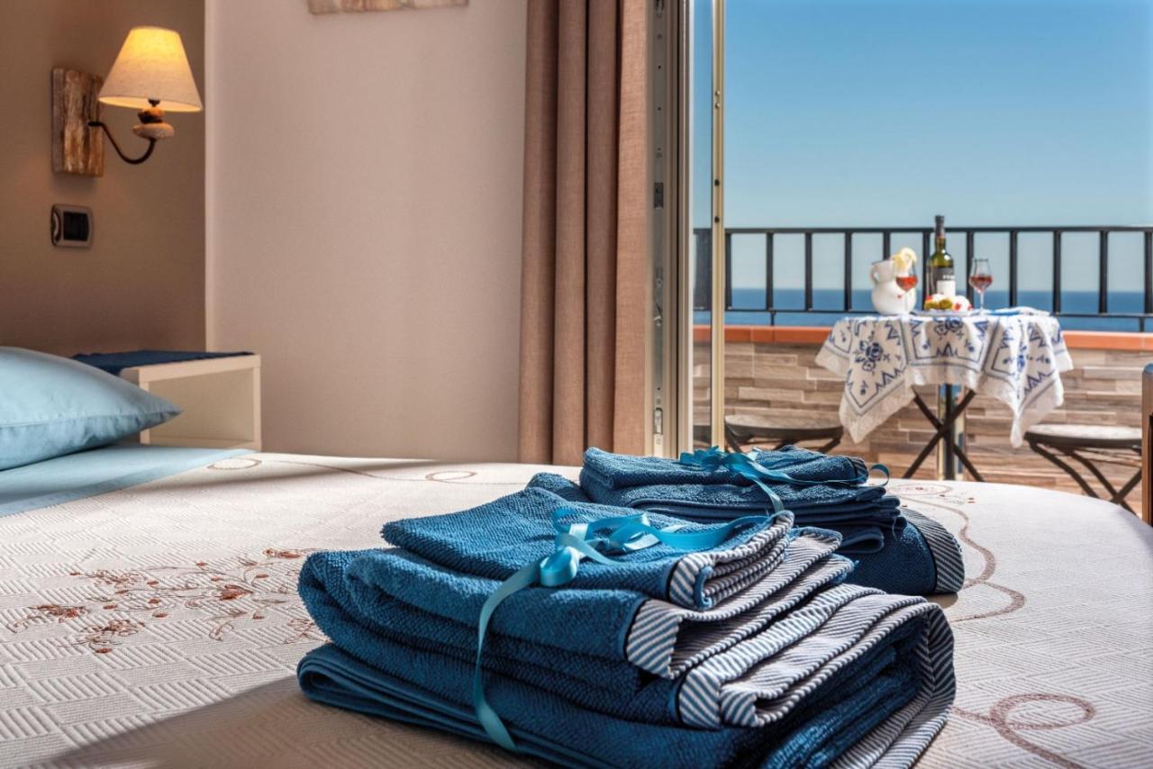 Torrevarata - Guest Rooms Santa Teresa Di Riva Eksteriør bilde