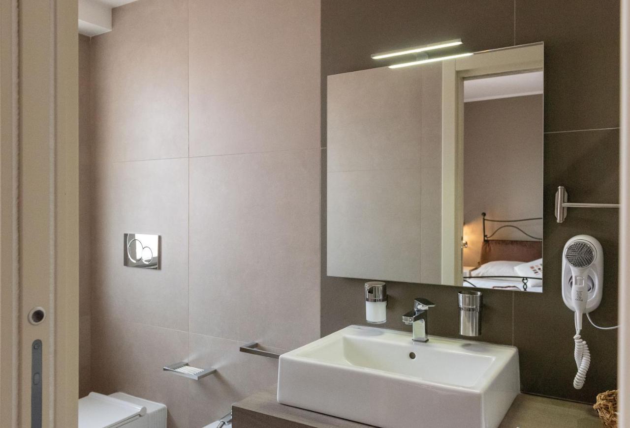 Torrevarata - Guest Rooms Santa Teresa Di Riva Eksteriør bilde