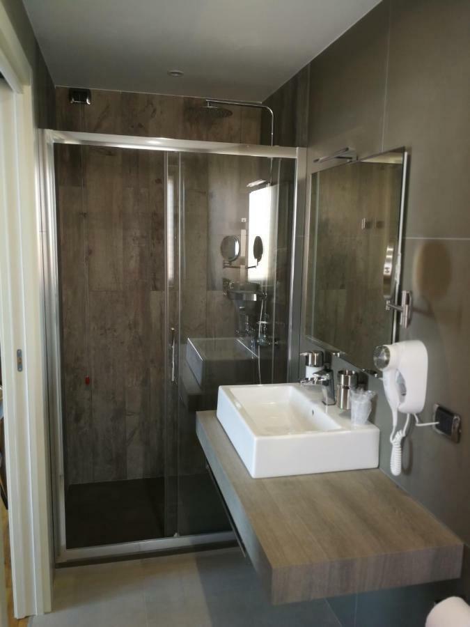 Torrevarata - Guest Rooms Santa Teresa Di Riva Eksteriør bilde